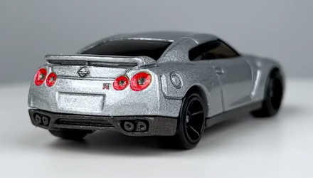 Тематическая Машинка Hot Wheels 2009 Nissan GT-R Fast & Furious 1:64 HNR88/HNT16 Metallic Silver - Retromagaz, image 3