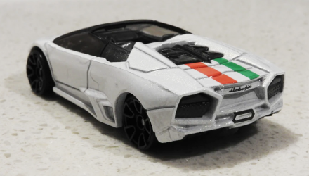 Машинка Базова Hot Wheels Lamborghini Reventon Roadster Roadsters 1:64 FYF70 White - Retromagaz, image 3