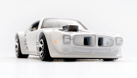 Машинка Базова Hot Wheels 1970 Pontiac Firebird Dream Garage 1:64 HCT05 White - Retromagaz, image 2