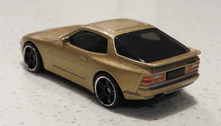 Машинка Базова Hot Wheels '89 Porsche 944 Turbo Porsche 1:64 GHF07 Gold - Retromagaz, image 3