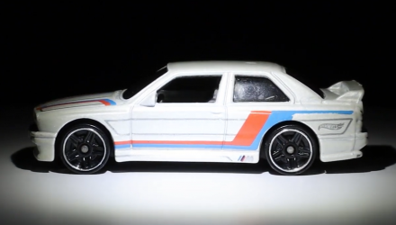 Тематична Машинка Hot Wheels '92 BMW M3 BMW 1:64 DJM81 White - Retromagaz, image 4