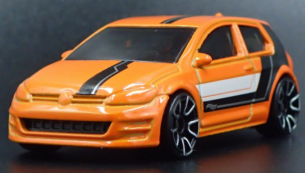 Машинка Базовая Hot Wheels Volkswagen Golf MK7 Then and Now 1:64 FJX96 Orange - Retromagaz, image 2