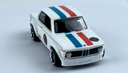 Тематична Машинка Hot Wheels BMW 2002 Vintage Racing Club 1:64 HRT81/HRV02 White - Retromagaz, image 2