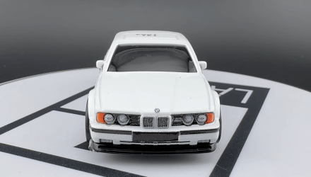 Машинка Premium Hot Wheels 1991 BMW M5 Boulevard 1:64 JBL24 White - Retromagaz, image 4