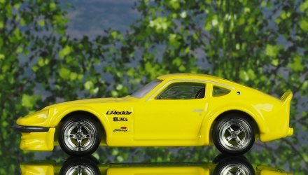 Машинка Premium Hot Wheels Nissan Nissan Fairlady Z Standart Japan Historics 1:64 FLC08 Yellow 1шт - Retromagaz, image 4