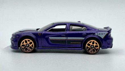 Машинка Базовая Hot Wheels '20 Dodge Charger Hellcat Then and Now 1:64 HKJ45 Purple - Retromagaz, image 4