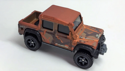 Машинка Базовая Hot Wheels '15 Land Rover Defender Double Cab Baja Blazers 1:64 FYF52 Orange - Retromagaz, image 2