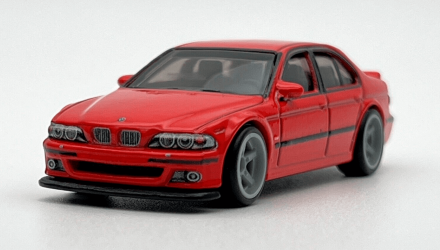 Набор Машинок Premium Hot Wheels 1991 BMW M5 E34 HKD28 Black + 2001 BMW M5 E39 HKC52 Red - Retromagaz, image 1