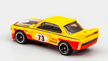 Машинка Базова Hot Wheels '73 BMW 3.0 CSL Race Car Retro Racers 1:64 HCW51 Yellow - Retromagaz, image 3