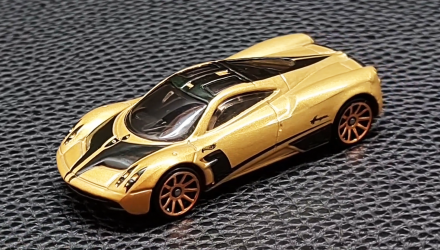 Машинка Базовая Hot Wheels Pagani Huayra Exotics 1:64 GRY90 Gold - Retromagaz, image 5