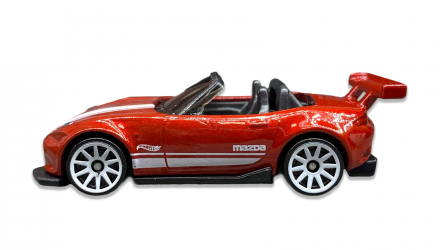 Машинка Базовая Hot Wheels '15 Mazda MX-5 Miata Then and Now 1:64 GTB35 Red - Retromagaz, image 5