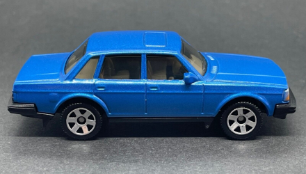 Машинка Большой Город Matchbox 1986 Volvo 240 Showroom 1:64 HLC44 Blue - Retromagaz, image 4