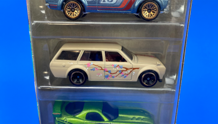 Машинка Базова Hot Wheels 5шт '68 Corvette / Ford Escort RS / Datsun 510 Wagon  / Dodge Viper / Porsche 934 Nightburnerz 1:64 GTN47 Tan - Retromagaz, image 4