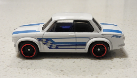 Машинка Базовая Hot Wheels BMW 2002 BMW 1:64 DHX60 White - Retromagaz, image 4