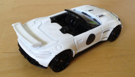 Машинка Базовая Hot Wheels '15 Jaguar F-Type Kmart Exclusive Showroom 1:64 FBJ21 White - Retromagaz, image 3