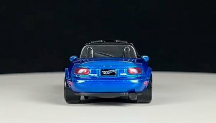 Тематическая Машинка Hot Wheels '91 Mazda MX-5 Miata Japanese Classics 1:64 HLK17 Blue - Retromagaz, image 6