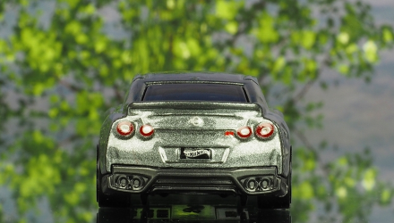 Машинка Базовая Hot Wheels '17 Nissan GT-R (R35) Nightburnerz 1:64 DVC50 Grey - Retromagaz, image 6