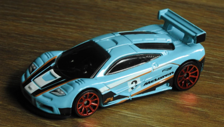 Машинка Базова Hot Wheels McLaren F1 GTR Retro Racers 1:64 HCW37 Light Blue - Retromagaz, image 2