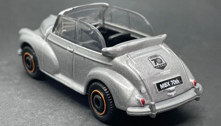 Тематична Машинка Matchbox Morris Minor 70th Special Edition Moving Parts 1:64 FWD28/HLG35 Silver - Retromagaz, image 3