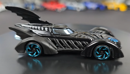 Машинка Базовая Hot Wheels Batman Forever Batmobile Treasure Hunts Batman 1:64 HTF19 Black - Retromagaz, image 4