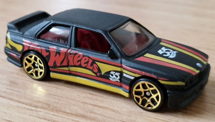 Тематическая Машинка Hot Wheels '92 BMW M3 55th Anniversary Black and Yellow 1:64 HLJ97 Black - Retromagaz, image 4