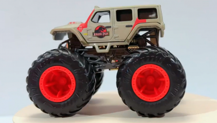 Машинка-Позашляховик Hot Wheels Jurassic Park Jeep Wrangler Monster Truck Freestyle Wreckers 1:64 HLT08 Grey - Retromagaz, image 4