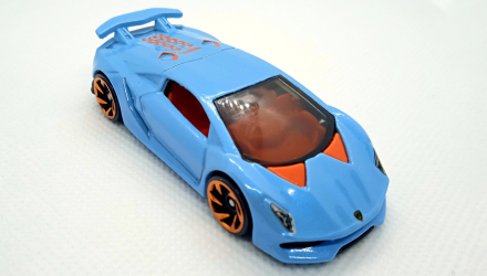 Машинка Базовая Hot Wheels Lamborghini Sesto Elemento Exotics 1:64 GHC35 Light Blue - Retromagaz, image 5