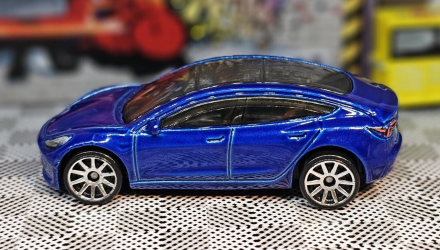 Машинка Базовая Hot Wheels Tesla Model 3 Factory Fresh 1:64 GHF32 Blue - Retromagaz, image 4