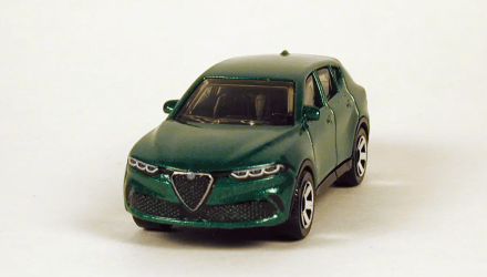 Машинка Большой Город Matchbox 2023 Alfa Romeo Tonale Roadtrip 1:64 HVN47 Green - Retromagaz, image 1