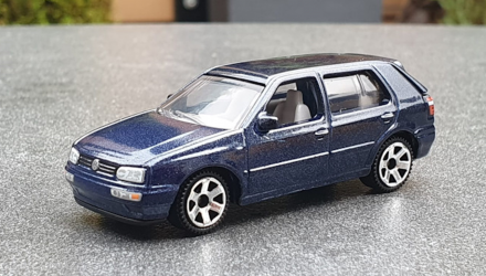 Тематична Машинка Matchbox 1995 Volkswagen Golf MK3 Moving Parts 1:64 FWD28/HVN08 Blue - Retromagaz, image 1