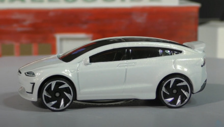 Машинка Базовая Hot Wheels Tesla Model X Factory Fresh 1:64 DTX01 White - Retromagaz, image 4