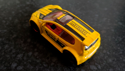 Машинка Базова Hot Wheels Volkswagen Golf GTI MOMO Volkswagen 1:64 FYF75 Yellow - Retromagaz, image 6