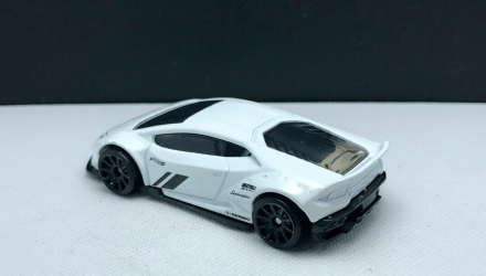 Машинка Базова Hot Wheels LB-Works Lamborghini Huracan Coupe Exotics 1:64 HCT97 White - Retromagaz, image 3