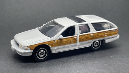 Тематическая Машинка Matchbox 1992 Buick Roadmaster Estate Moving Parts 1:64 FWD28/HVM86 White - Retromagaz, image 1