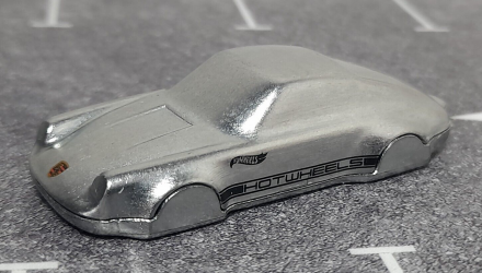 Машинка Базова Hot Wheels Porsche 911 Carrera Keychain Experimotors 1:64 HRY64 Silver - Retromagaz, image 2