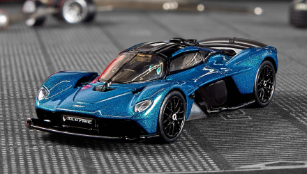 Машинка Premium Hot Wheels Aston Martin Valkyrie Elite 64 1:64 HWR91 Blue - Retromagaz, image 1