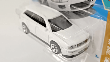 Машинка Базовая Hot Wheels '94 Audi Avant RS2 '70s vs. '90s 1:64 HYX60 White - Retromagaz, image 1