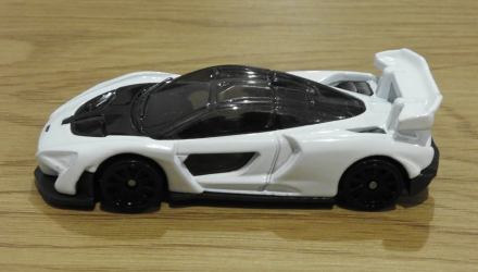 Машинка Базовая Hot Wheels McLaren Senna Nightburnerz 1:64 GHD18 White - Retromagaz, image 4