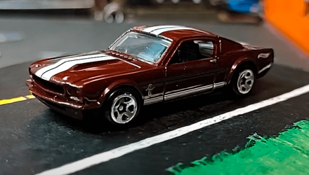 Машинка Базовая Hot Wheels '65 Mustang 2+2 Fastback Muscle Mania 1:64 HCX81 Dark Red - Retromagaz, image 3