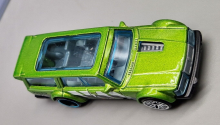 Машинка Базова Hot Wheels Volvo 240 Drift Wagon Slammed 1:64 HKJ07 Green - Retromagaz, image 6