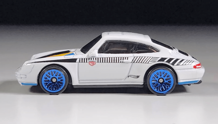 Машинка Базовая Hot Wheels '96 Porsche Carrera Magnus Walker The `90S 1:64 HTF01 White - Retromagaz, image 3