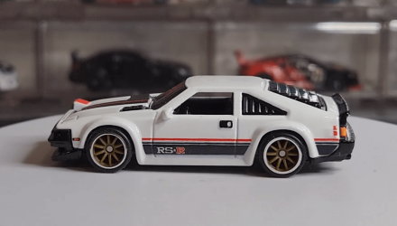 Машинка Premium Hot Wheels '82 Toyota Supra World Tour 1:64 HRV97 White - Retromagaz, image 3