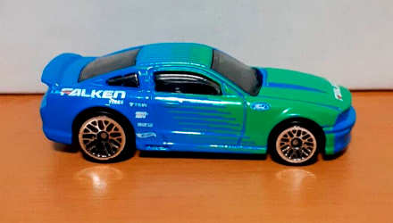 Машинка Базовая Hot Wheels '07 Ford Mustang Falken Then and Now 1:64 HKJ43 Blue - Retromagaz, image 2