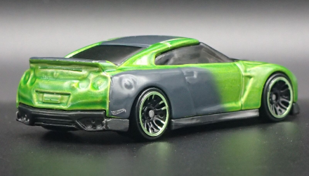 Машинка Базовая Hot Wheels '17 Nissan GT-R (R35) - Guaczilla Tfox Speed Blur 1:64 FYD40 Green - Retromagaz, image 3