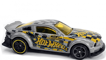 Машинка Базовая Hot Wheels 2005 Ford Mustang Spoiler Alert 1:64 HCV12 Grey - Retromagaz, image 3