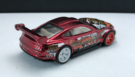 Машинка Базова Hot Wheels Custom '18 Ford Mustang GT Super Treasure Hunt STH Spoiler Alert 1:64 HCY18 Red - Retromagaz, image 2