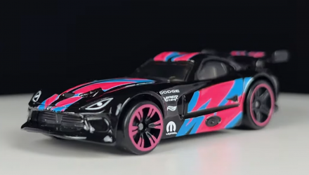 Тематическая Машинка Hot Wheels SRT Viper GTS-R Neon Speeders 1:64 HLH72/HLH78 Black - Retromagaz, image 2