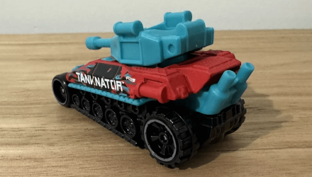 Машинка Базова Hot Wheels Tanknator Netflix Ride-Ons 1:64 HTD42 Red - Retromagaz, image 2