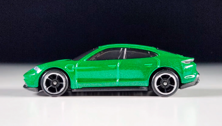 Машинка Базовая Hot Wheels Porsche Taycan Turbo S Factory Fresh 1:64 HKJ31 Green - Retromagaz, image 4