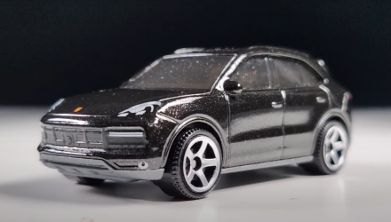 Тематическая Машинка Matchbox Porsche Cayenne Turbo Germany 1:64 GWL49/HPC66 Black - Retromagaz, image 2